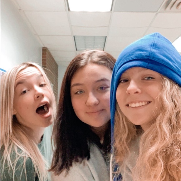 Meet your Posher, Sararose - Picture 1 of 1